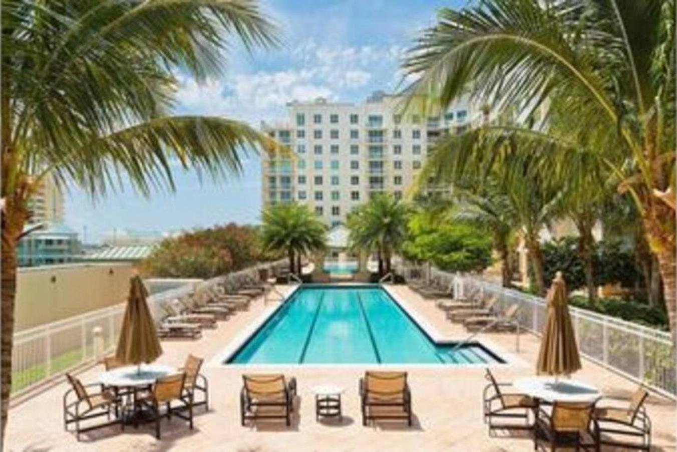 Apartment In Casa Costa Condo!Beach Pass Included ボイントンビーチ エクステリア 写真