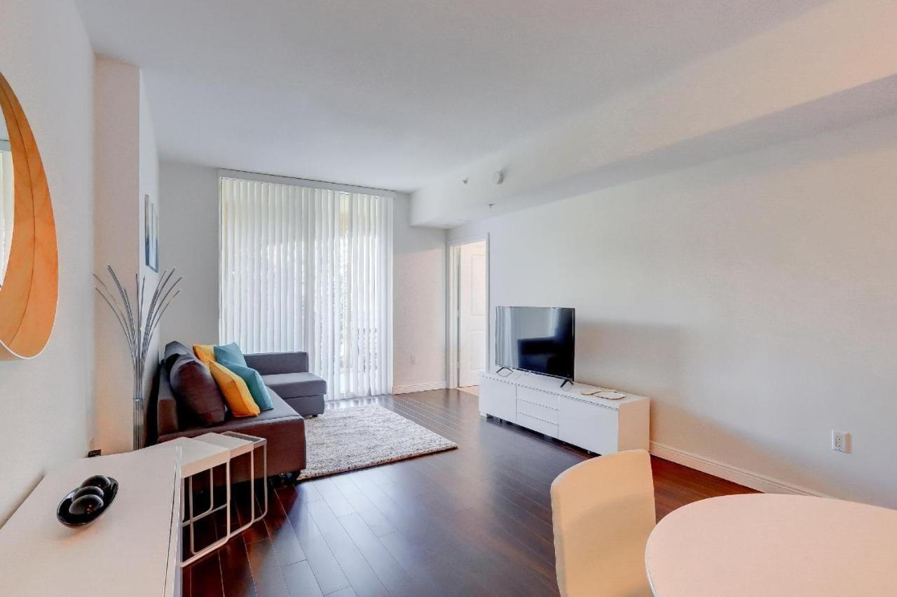 Apartment In Casa Costa Condo!Beach Pass Included ボイントンビーチ エクステリア 写真