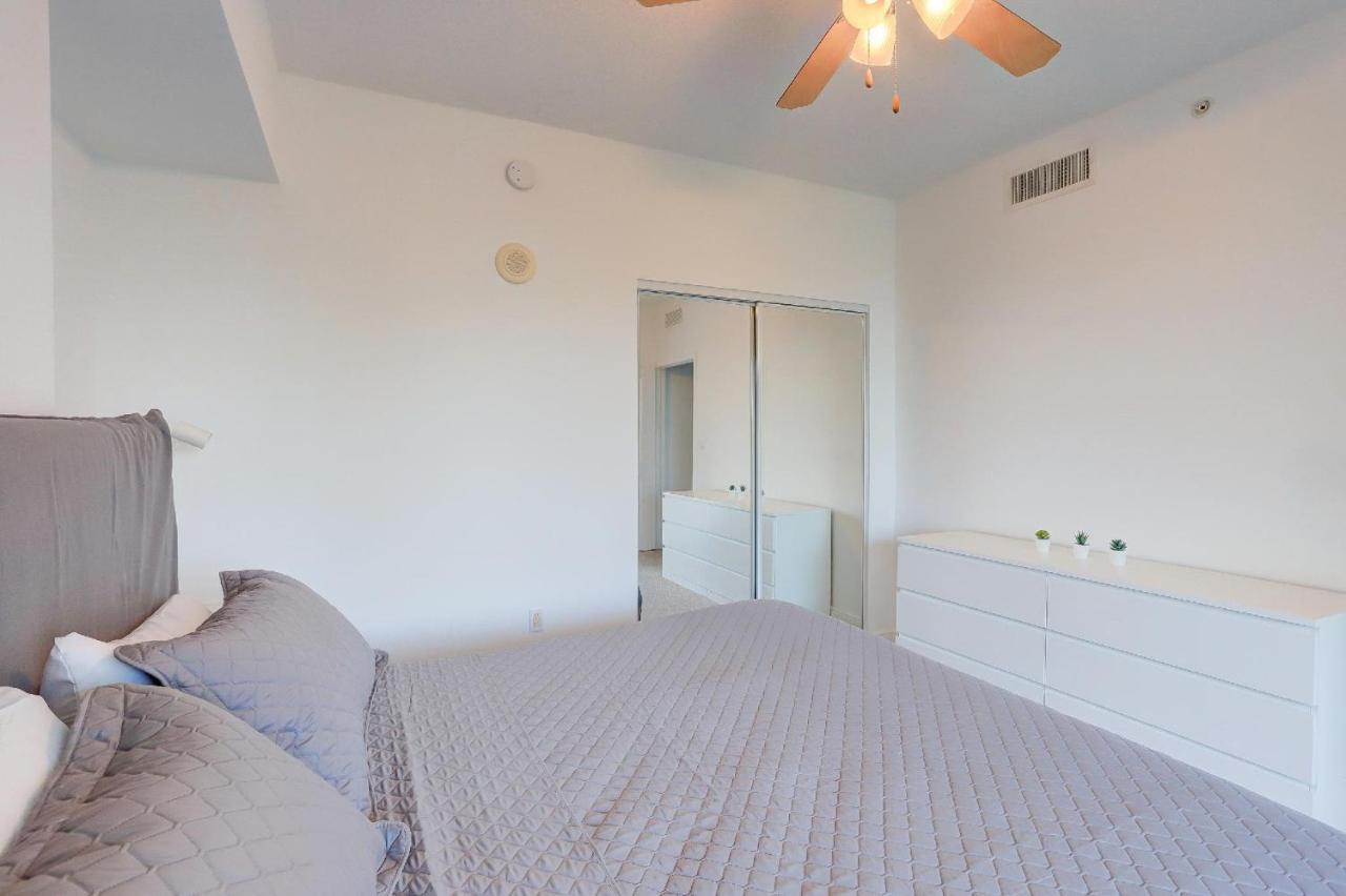 Apartment In Casa Costa Condo!Beach Pass Included ボイントンビーチ エクステリア 写真